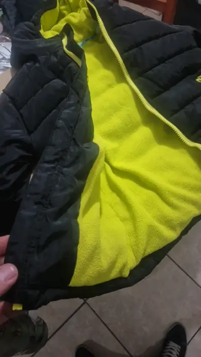 Chaqueta bg acolchada negra con interior amarillo - miniatura 3