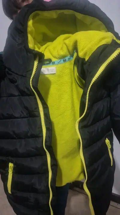 Chaqueta bg acolchada negra con interior amarillo - miniatura 4