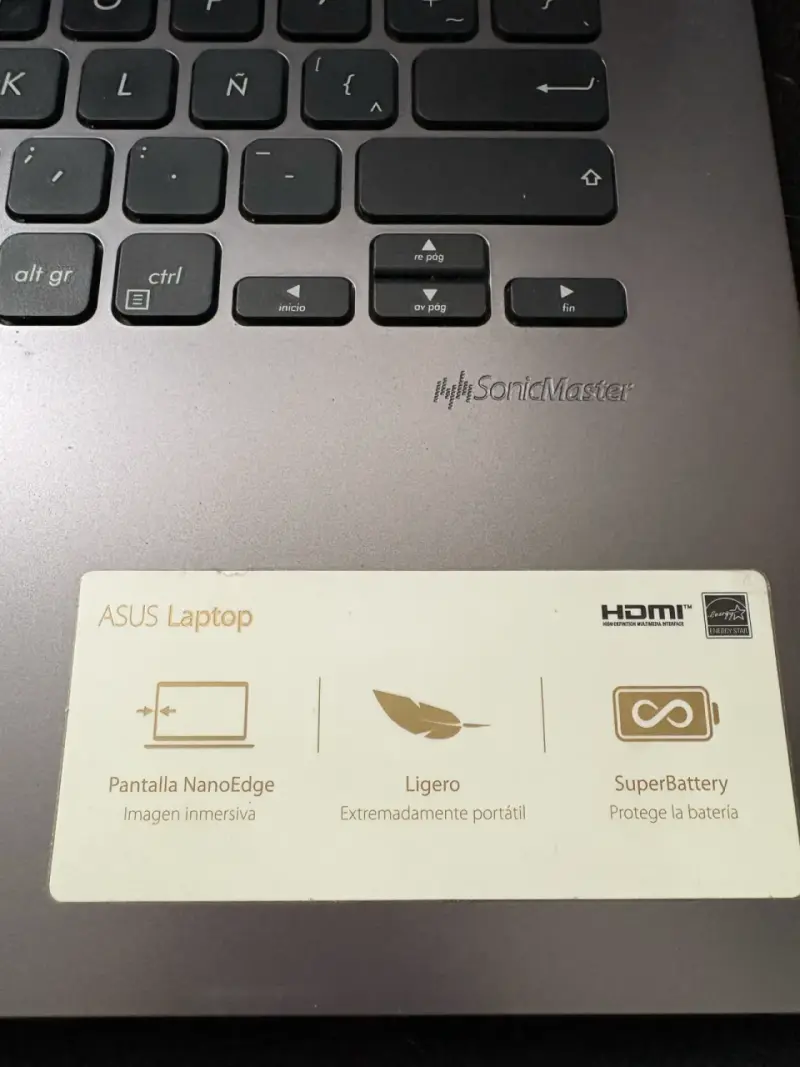 Laptop ASUS con cargador, pantalla 15 pulgadas - 4
