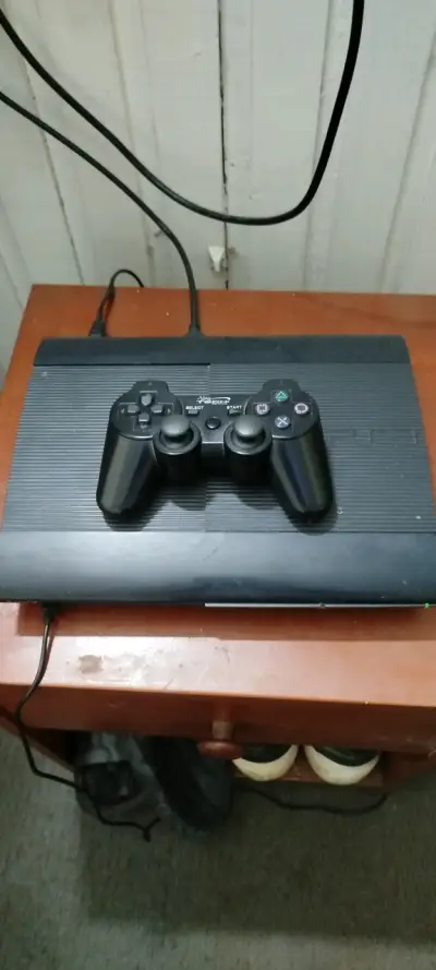 Consola de videojuegos PS3 en buen estado - miniatura 2