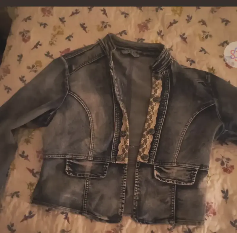 Chaqueta de mezclilla con encaje para mujer