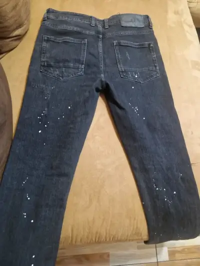 Jeans negros desgastados para hombre - miniatura 2