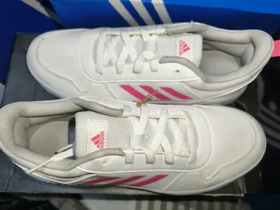 Zapatillas Adidas blancas con detalles rosados - miniatura 6