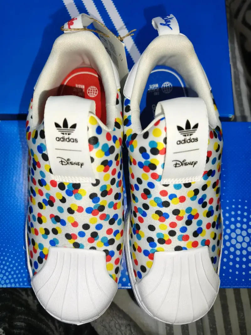 Zapatillas Adidas Disney con diseño de lunares - 3