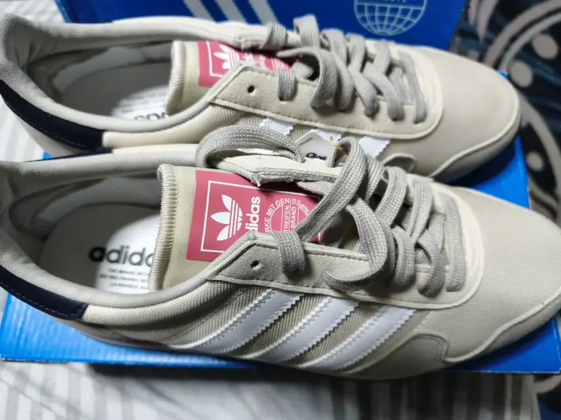 Zapatillas Adidas talla 40,5 nuevas USA 84 - 4