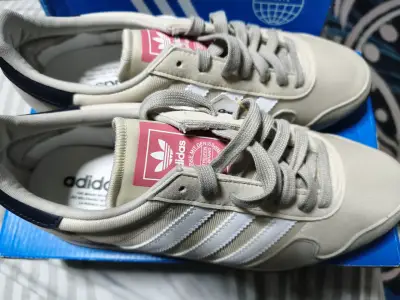 Zapatillas Adidas talla 40,5 nuevas USA 84 - miniatura 4
