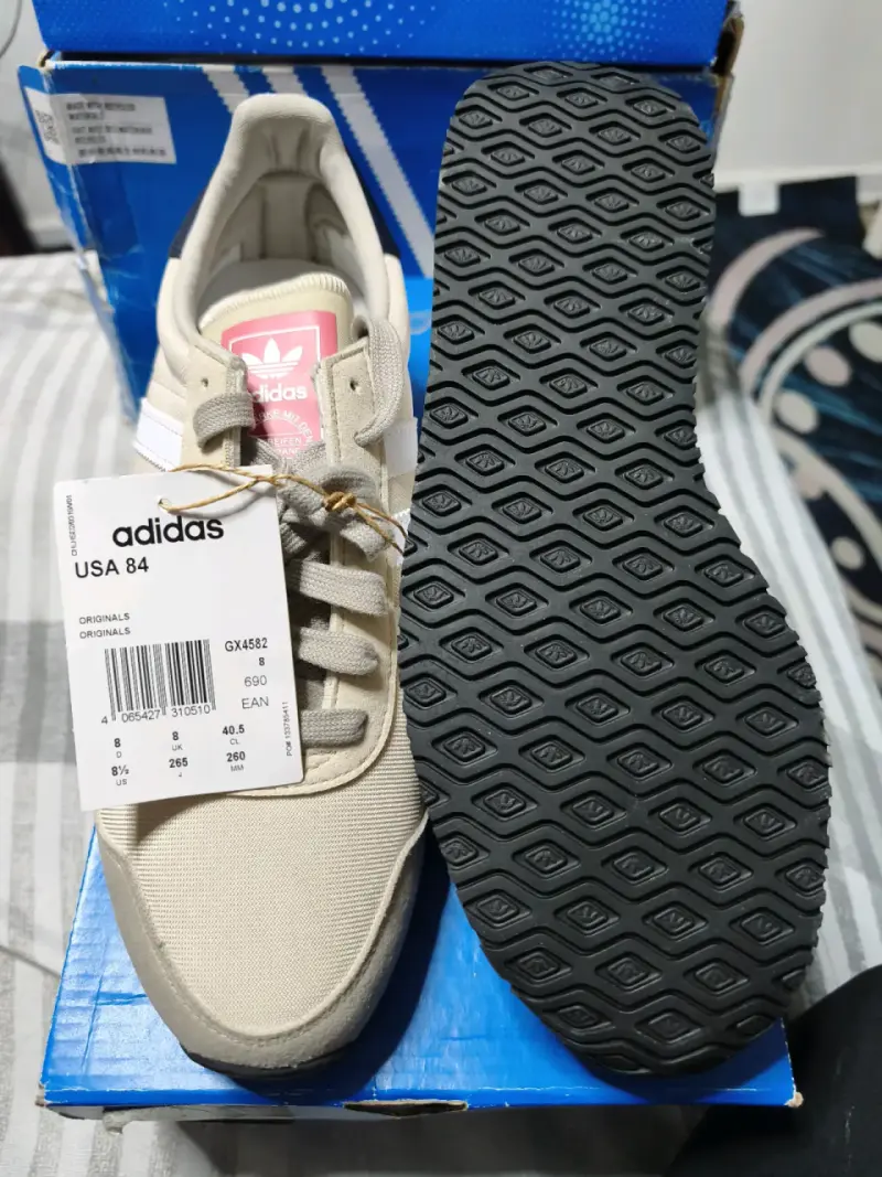 Zapatillas Adidas talla 40,5 nuevas USA 84 - 5