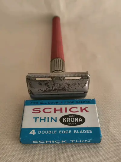 Maquina Afeitar Vintage Gillette Decorativa - miniatura 4