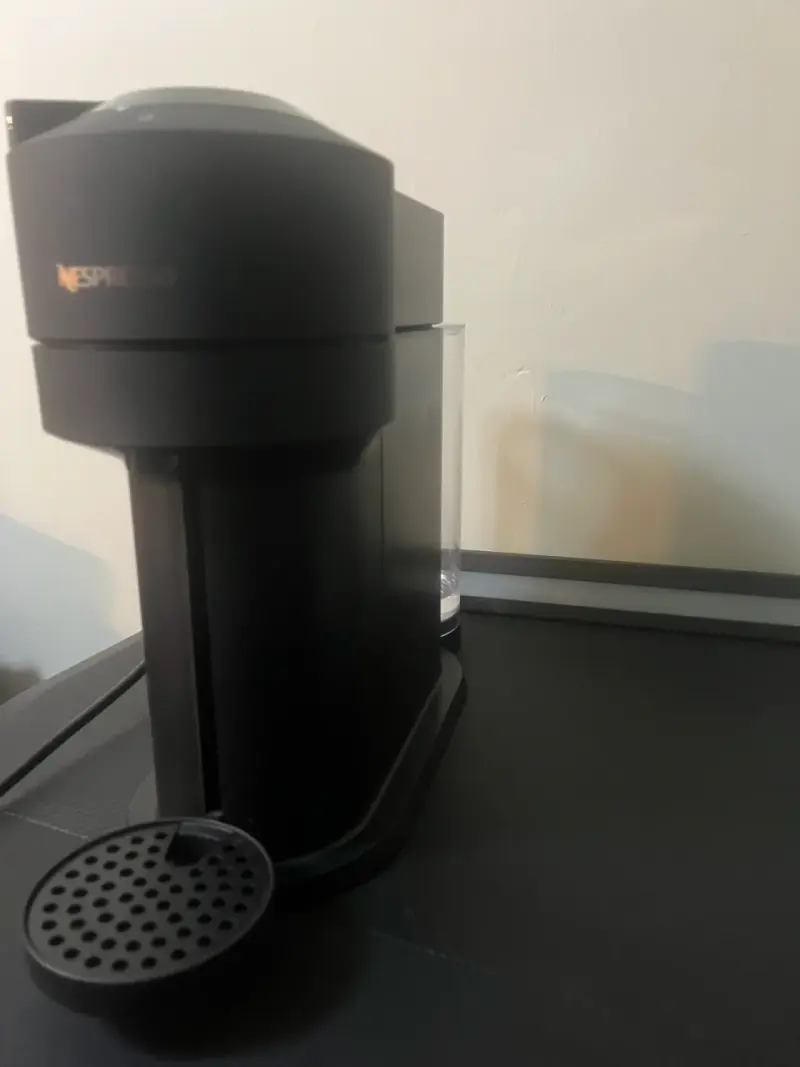 Cafetera Nespresso Vertuo Next - 1