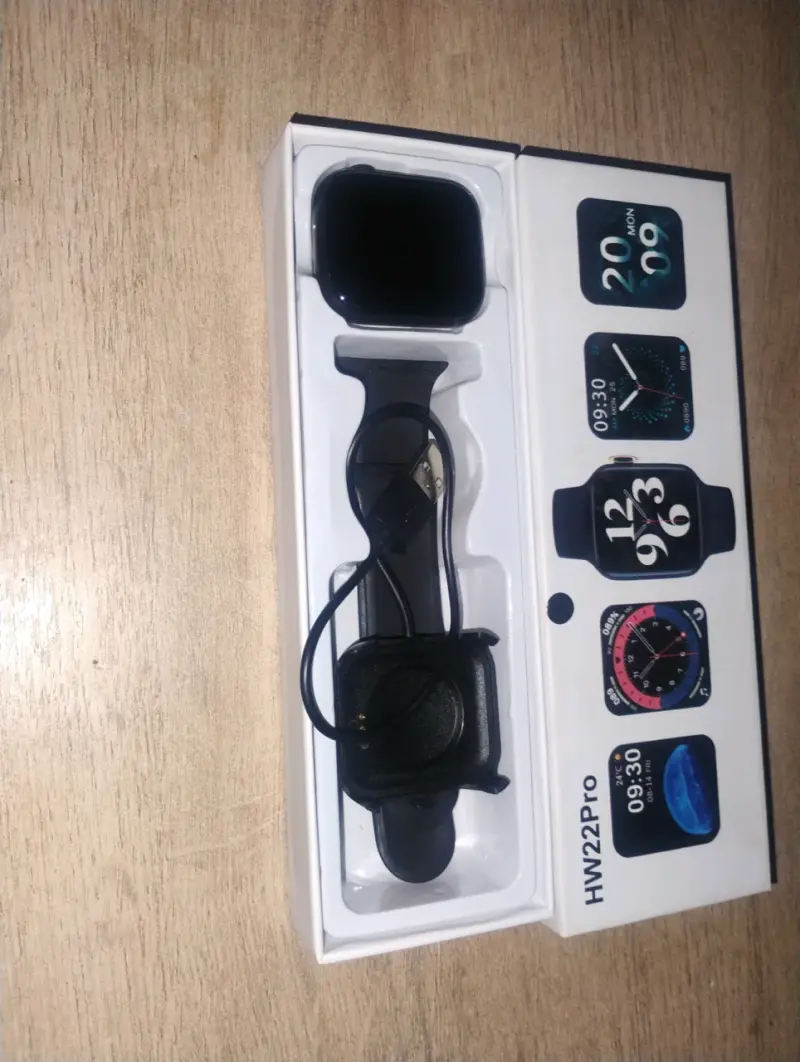 Smartwatch HW22 Pro con correa negra