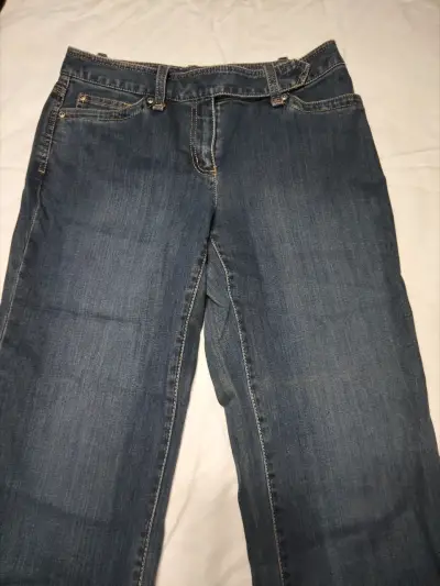 Jeans gris oscuro con bolsillos traseros - miniatura 2
