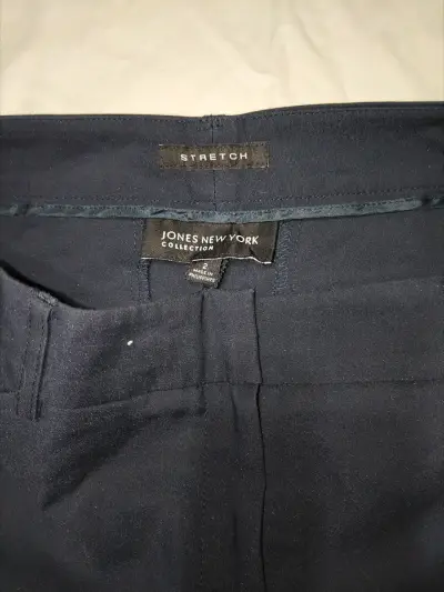 Jeans gris oscuro con bolsillos traseros - miniatura 3