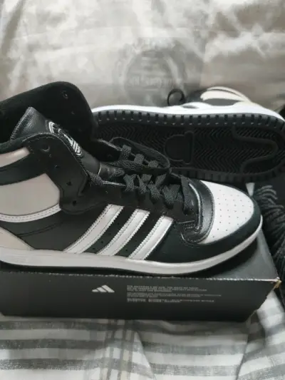 Zapatillas Adidas talla 44 nuevas - miniatura 4