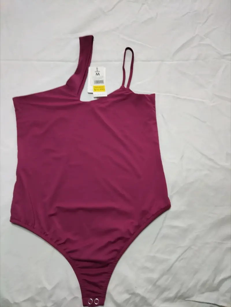 Body sin mangas color burdeos talla M