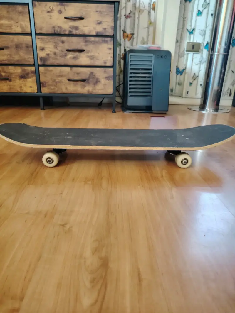 Skateboard clásico para trucos y paseos - 1