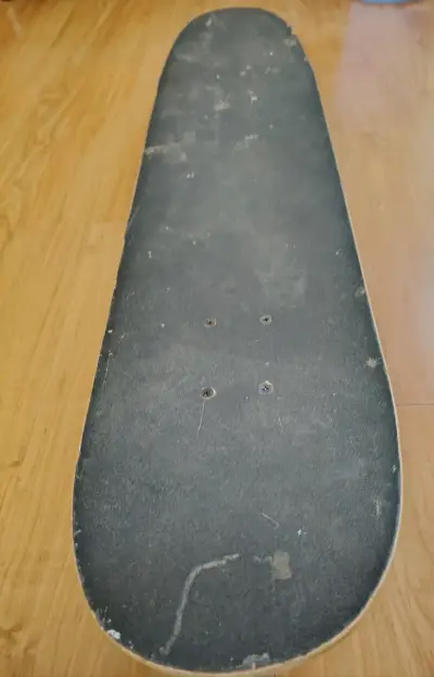 Skateboard clásico para trucos y paseos - miniatura 2