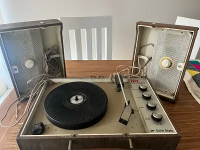Tocadiscos vintage con parlantes integrados - miniatura 5