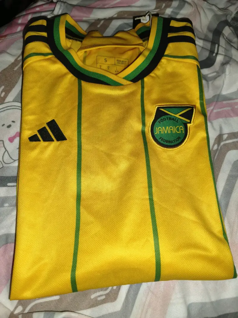 Camiseta Adidas Jamaica y Italia talla S las 2 - 3