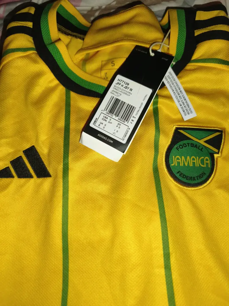 Camiseta Adidas Jamaica y Italia talla S las 2 - 4