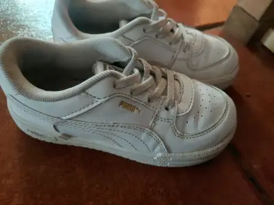 Zapatillas infantiles Adidas y puma blancas - miniatura 2