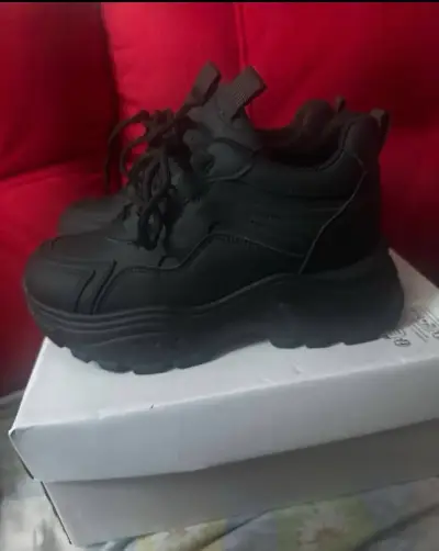 Zapatillas deportivas negras unisex - miniatura 1