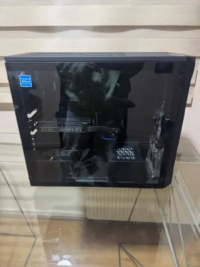 PC de escritorio gaming con tarjeta gráfica RTX - miniatura 5