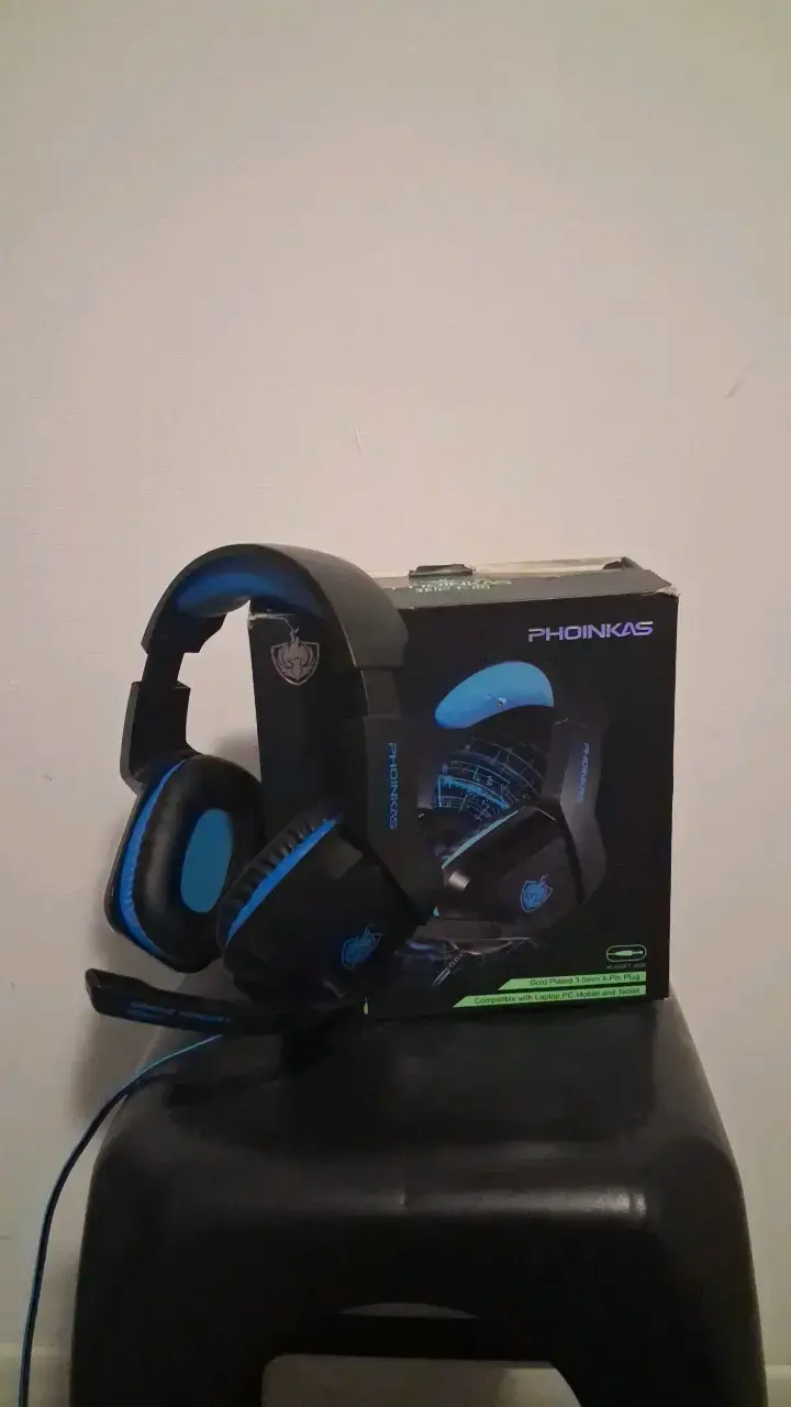 Audífonos gaming Phoinikas con micrófono
