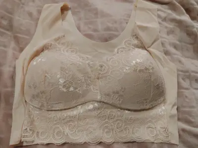 Top de encaje beige para mujer - miniatura 1