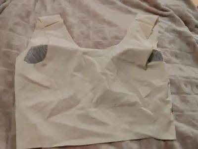 Top de encaje beige para mujer - miniatura 2