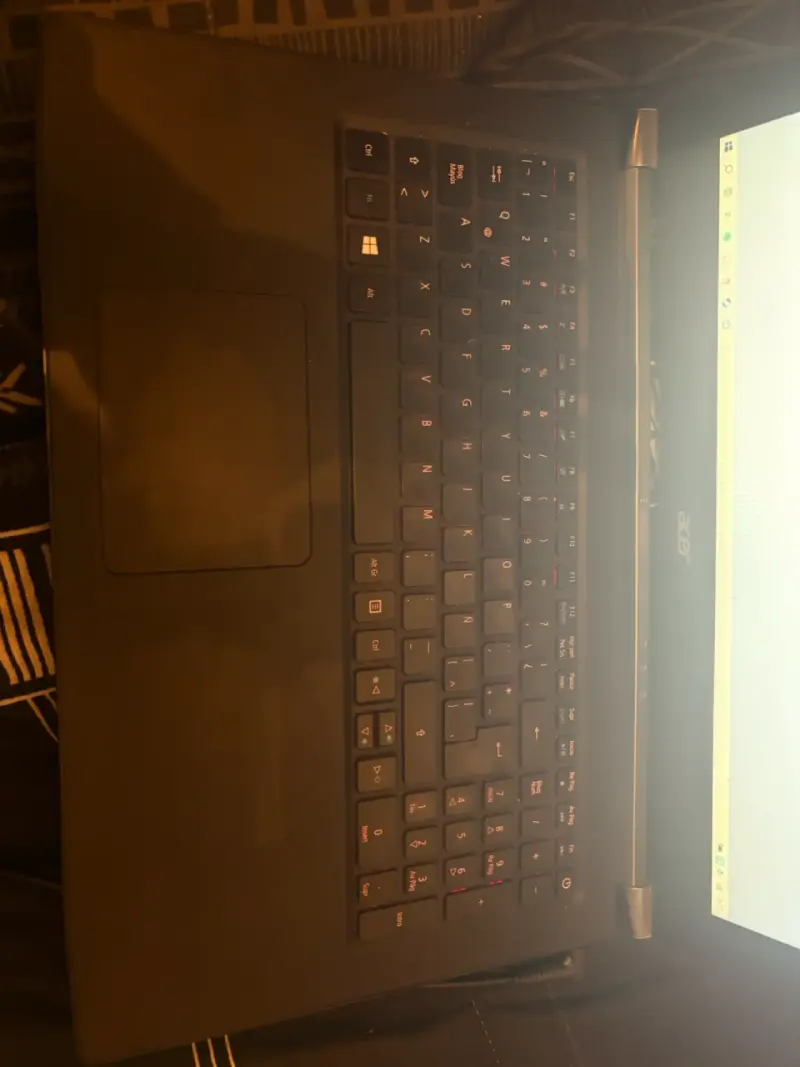 Laptop Acer aspire vn7 - 2