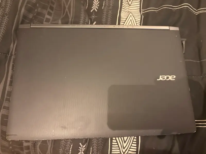 Laptop Acer aspire vn7 - 3