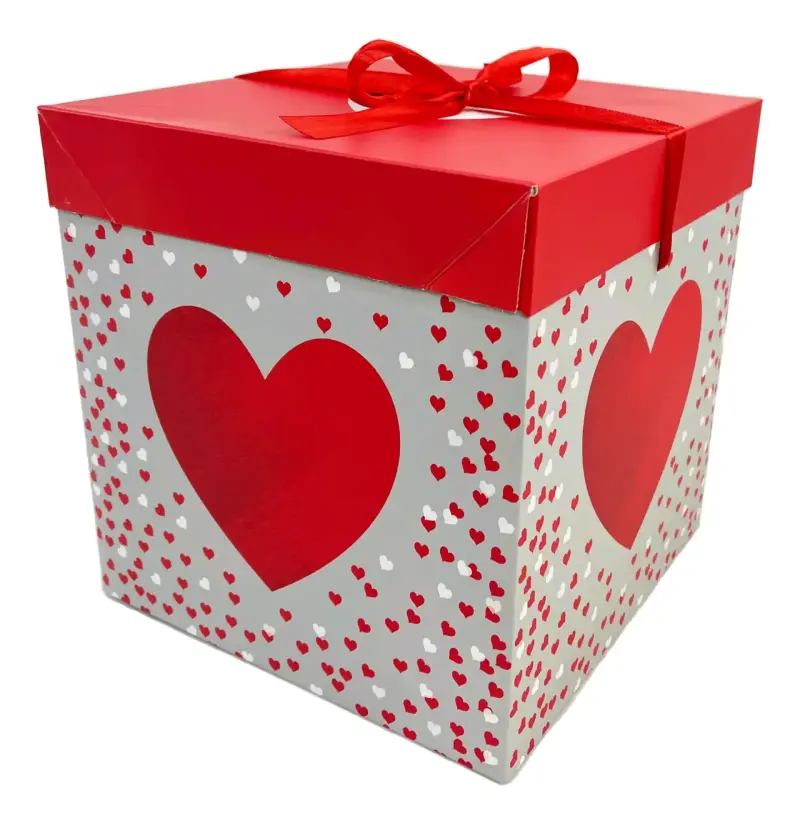 Caja de regalo decorativa con corazones - 1