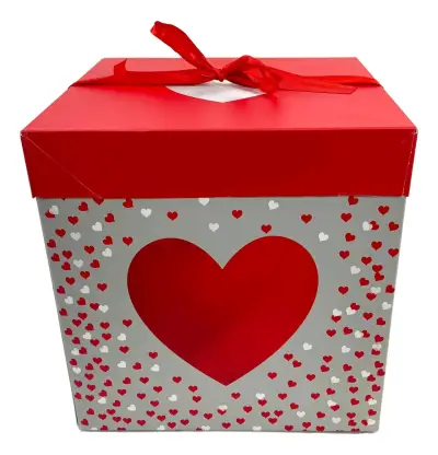 Caja de regalo decorativa con corazones - miniatura 2