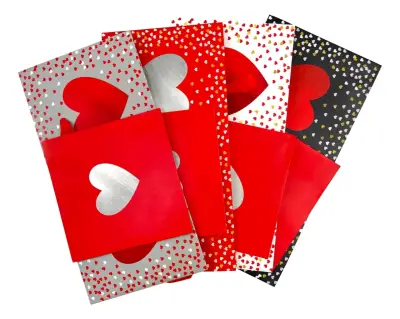 Caja de regalo decorativa con corazones - miniatura 3