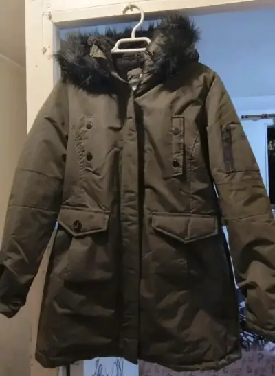 Parka de invierno con capucha de piel ,marca wados - miniatura 1