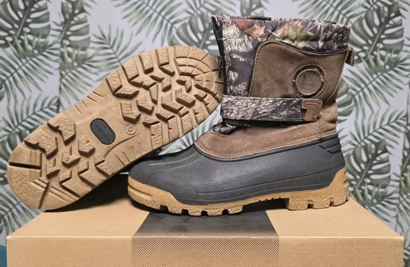 Botas de invierno impermeables con diseño camuflado