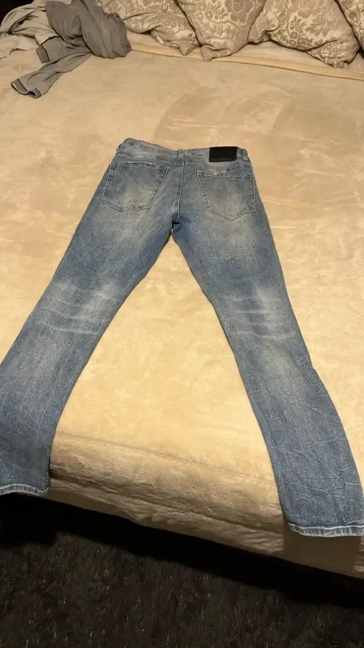 Jeans desgastados con diseño gráfico edge hardy - 2