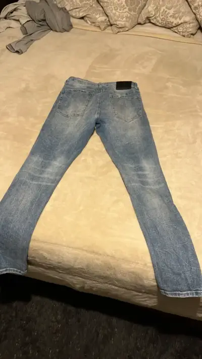 Jeans desgastados con diseño gráfico  edge hardy - miniatura 2