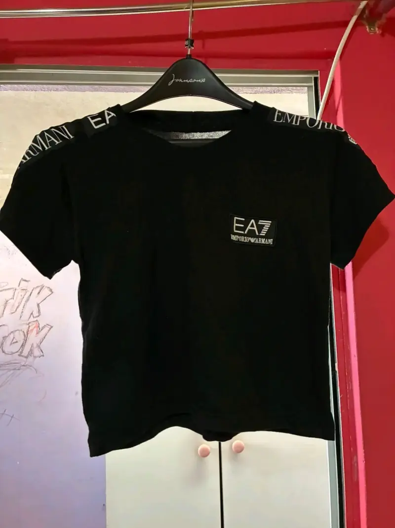 Polera negra EA7 Emporio Armani