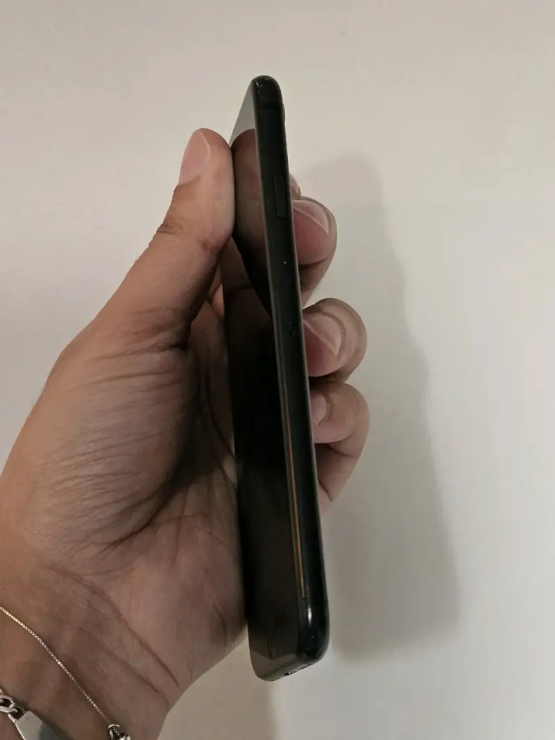 Smartphone negro en buen estado - 3