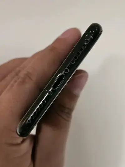 Smartphone negro en buen estado - miniatura 4