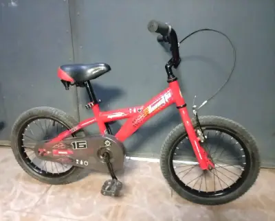Bicicleta infantil roja Benotto 16 pulgadas - miniatura 1