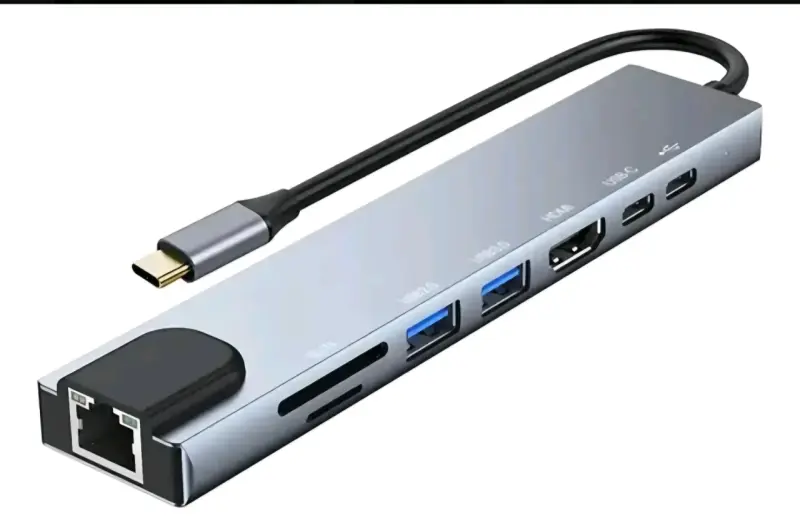 Hub USB-C multifuncional con múltiples puertos - 1
