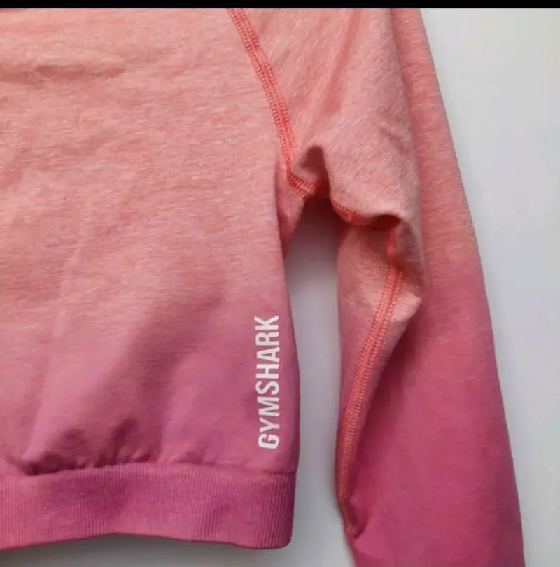 Polera crop top Gymshark degradé rosa - 2