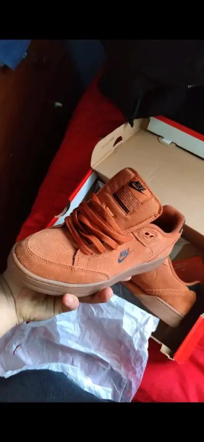 Zapatillas Nike color terracota para hombre - miniatura 1