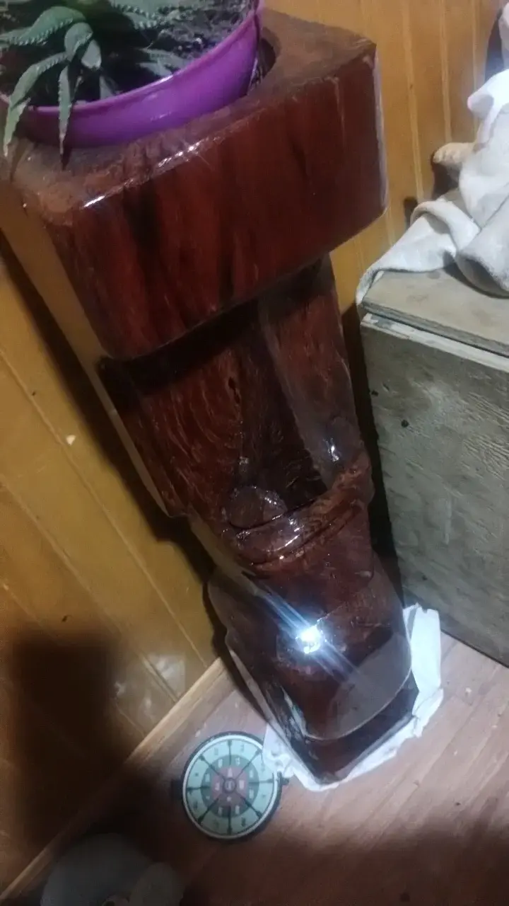 Escultura de madera estilo Moái - 2