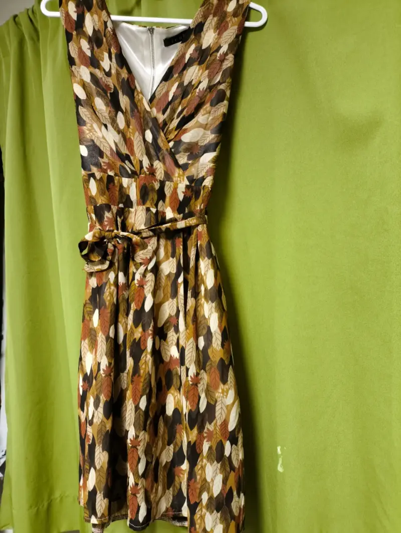 Vestido estampado de hojas otoñales - 3