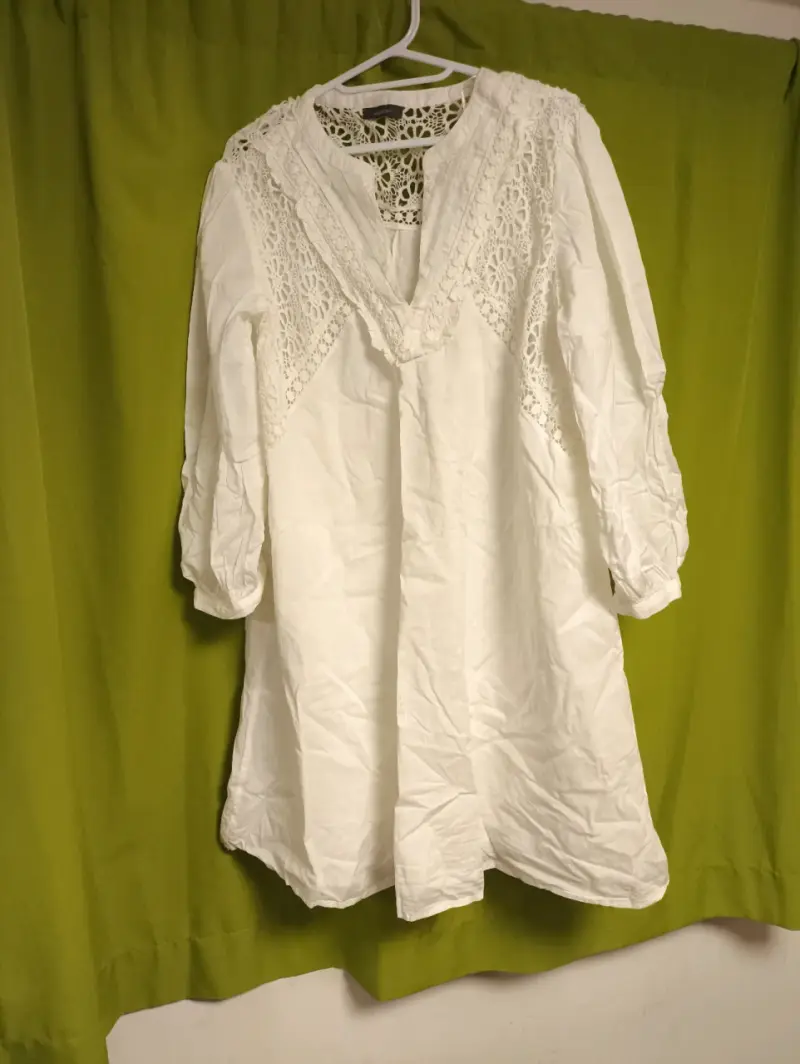 Vestido blanco con encaje floral - 2