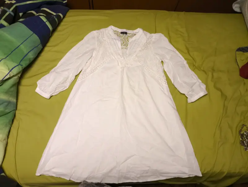 Vestido blanco con encaje floral - 3