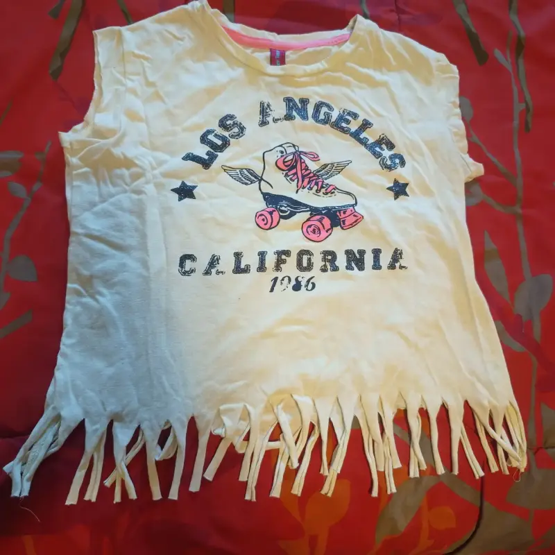 Polera Cluster Teen talla 16 con diseño - 1